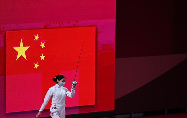 乐鱼体育app-24日综述：中国军团豪取3金 00后小将杨倩射落首金