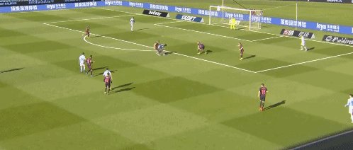 leyu-【早报】主场连戴帽+德甲射手榜第二！莱万再冲金球！