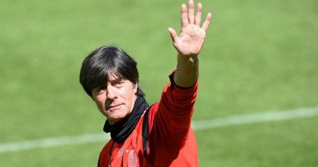 leyu-【早报】主场连戴帽+德甲射手榜第二！莱万再冲金球！