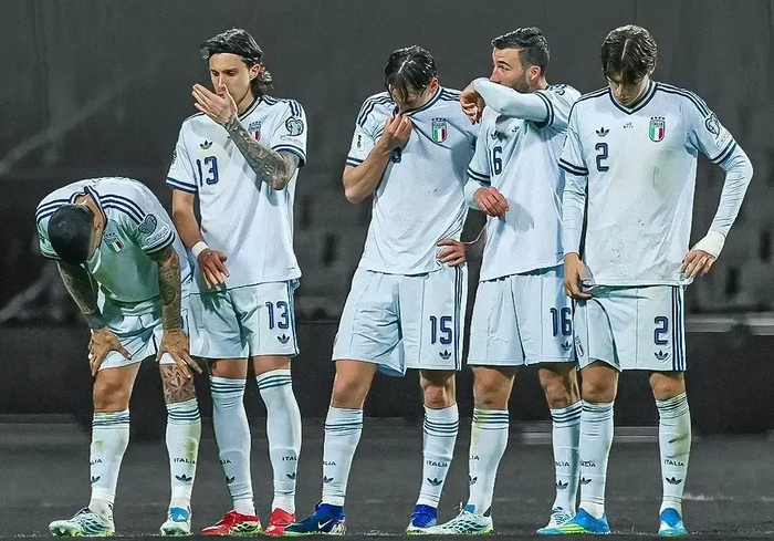 从四星荣耀到连续三届缺席：意大利足球的“慢性死亡”绝非偶然！|世界杯|附加赛|意甲|亚历山德罗·巴斯托尼|意大利足球队_新浪新闻