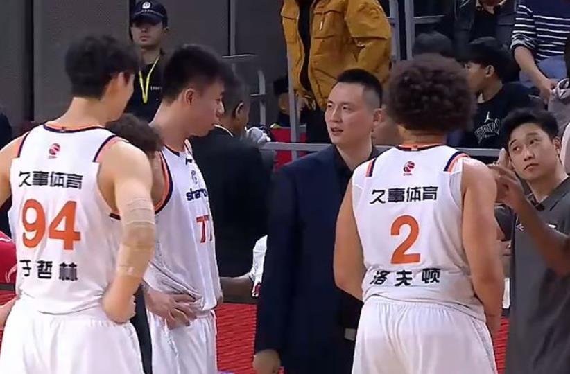 乐鱼体育官网-总决赛场均仅2.3分,孙铭徽遭王博指导弃用,广厦队扳回一城